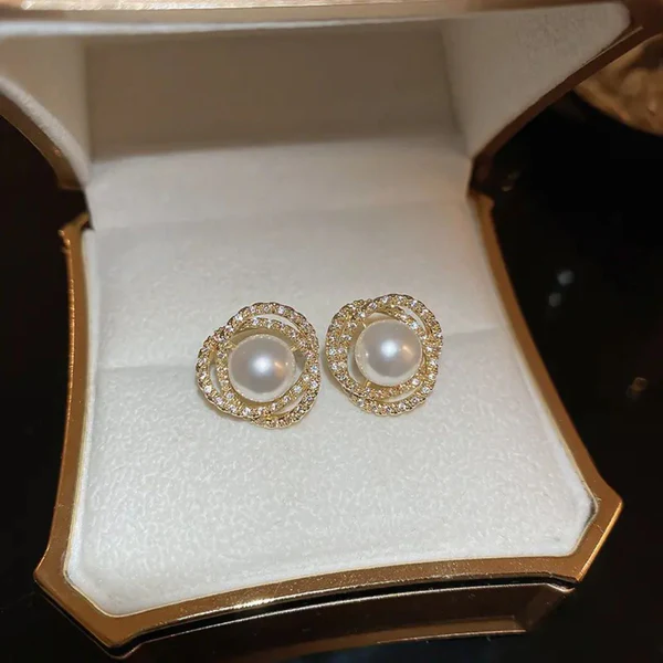 Pearlfect Drop Earrings - Image 4